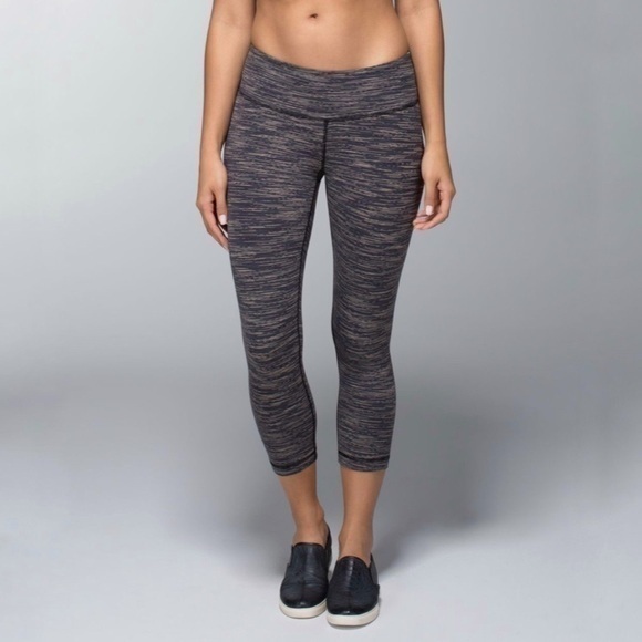 Lululemon Wunder‎ Under Crop - Picture 1 of 10